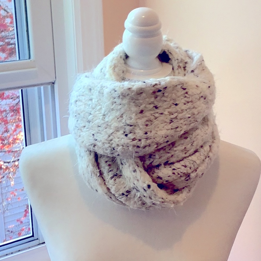 CCo. Infinity Scarf - Picture 3 of 6